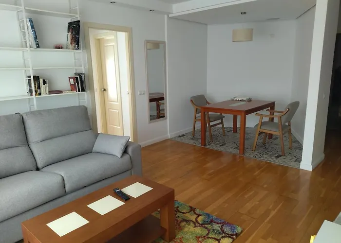 Muy Acogedor , En El Casco Antiguo. *